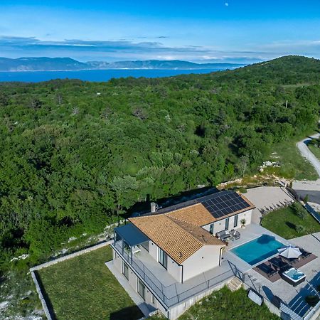 Villa Tonka With Jacuzzi Sauna And Private Pool ลาบิน ภายนอก รูปภาพ