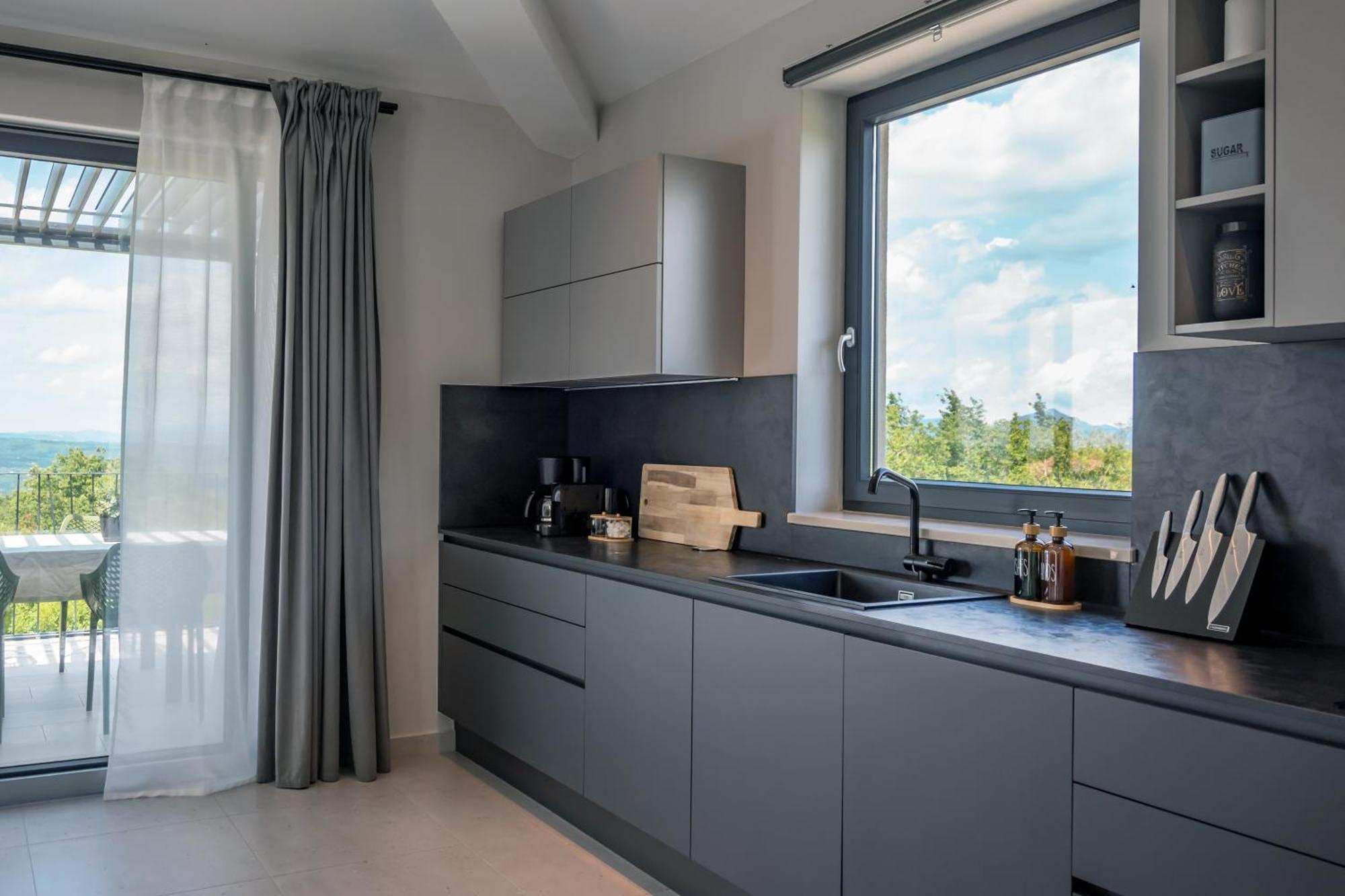 Villa Tonka With Jacuzzi Sauna And Private Pool ลาบิน ภายนอก รูปภาพ